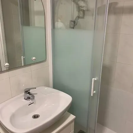 Acogedor Con 3 Piscinas En Primera Linea De Playa