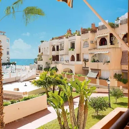 Acogedor Con 3 Piscinas En Primera Linea De Playa *