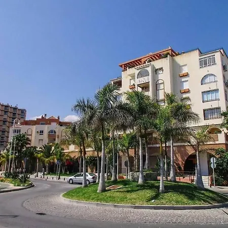 Acogedor Con 3 Piscinas En Primera Linea De Playa