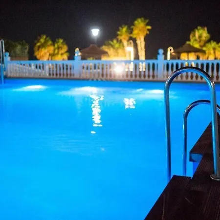 Acogedor Con 3 Piscinas En Primera Linea De Playa Apartamento Almuñécar