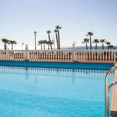 Acogedor Con 3 Piscinas En Primera Linea De Playa *